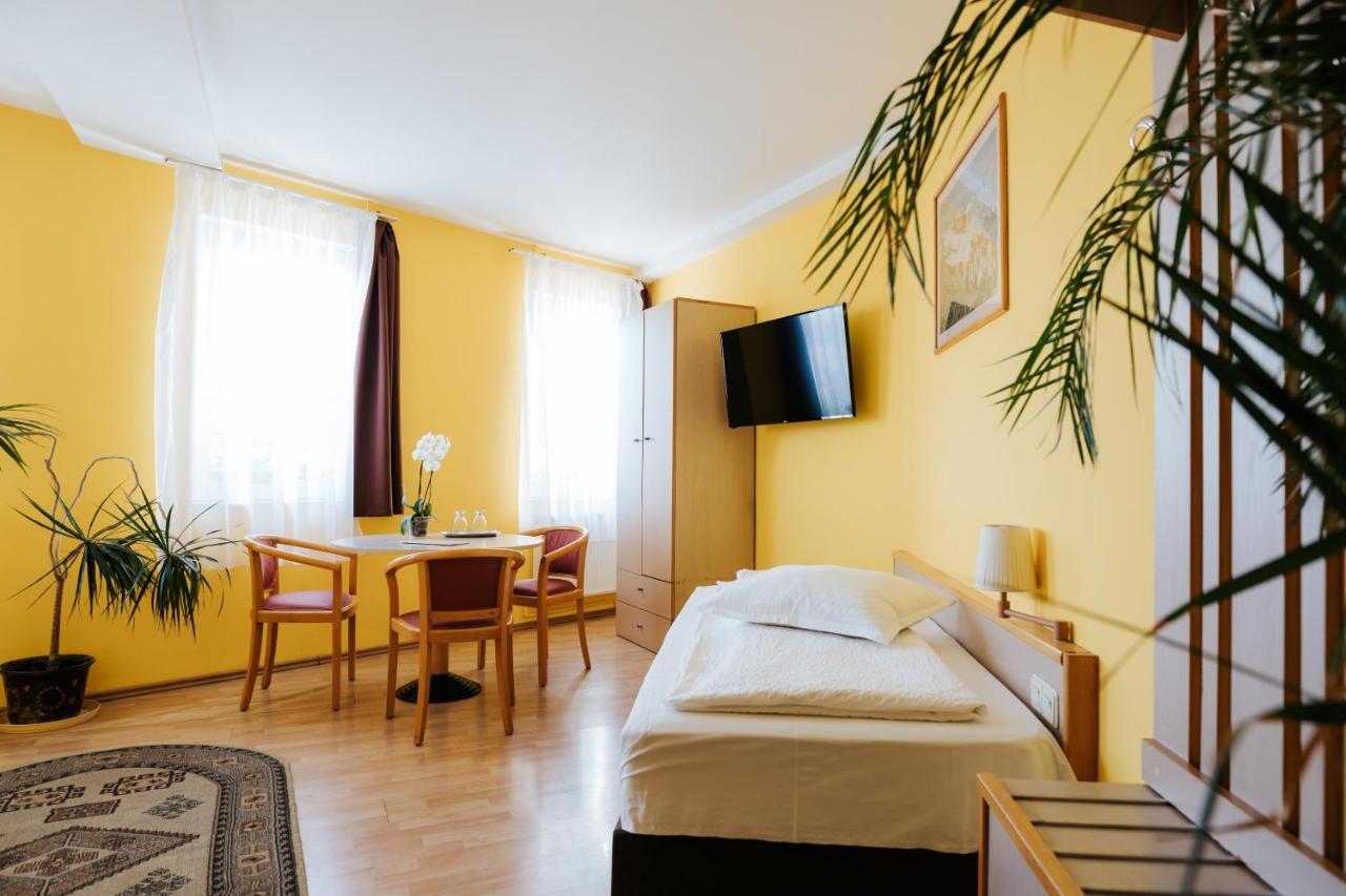 Lazar Pension & Restaurant Gheorgheni  Εξωτερικό φωτογραφία